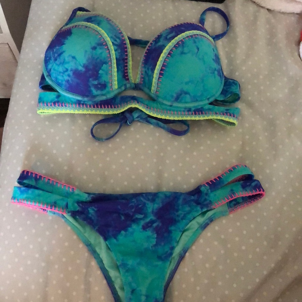 Tie dye bikini!!